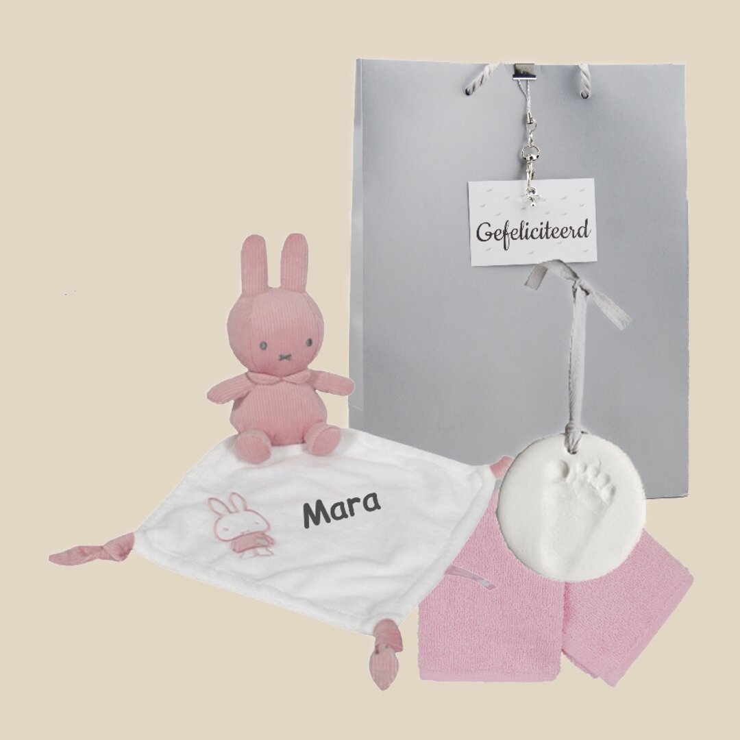Knuffeldoekje Nijntje roze kraamcadeau met naam
