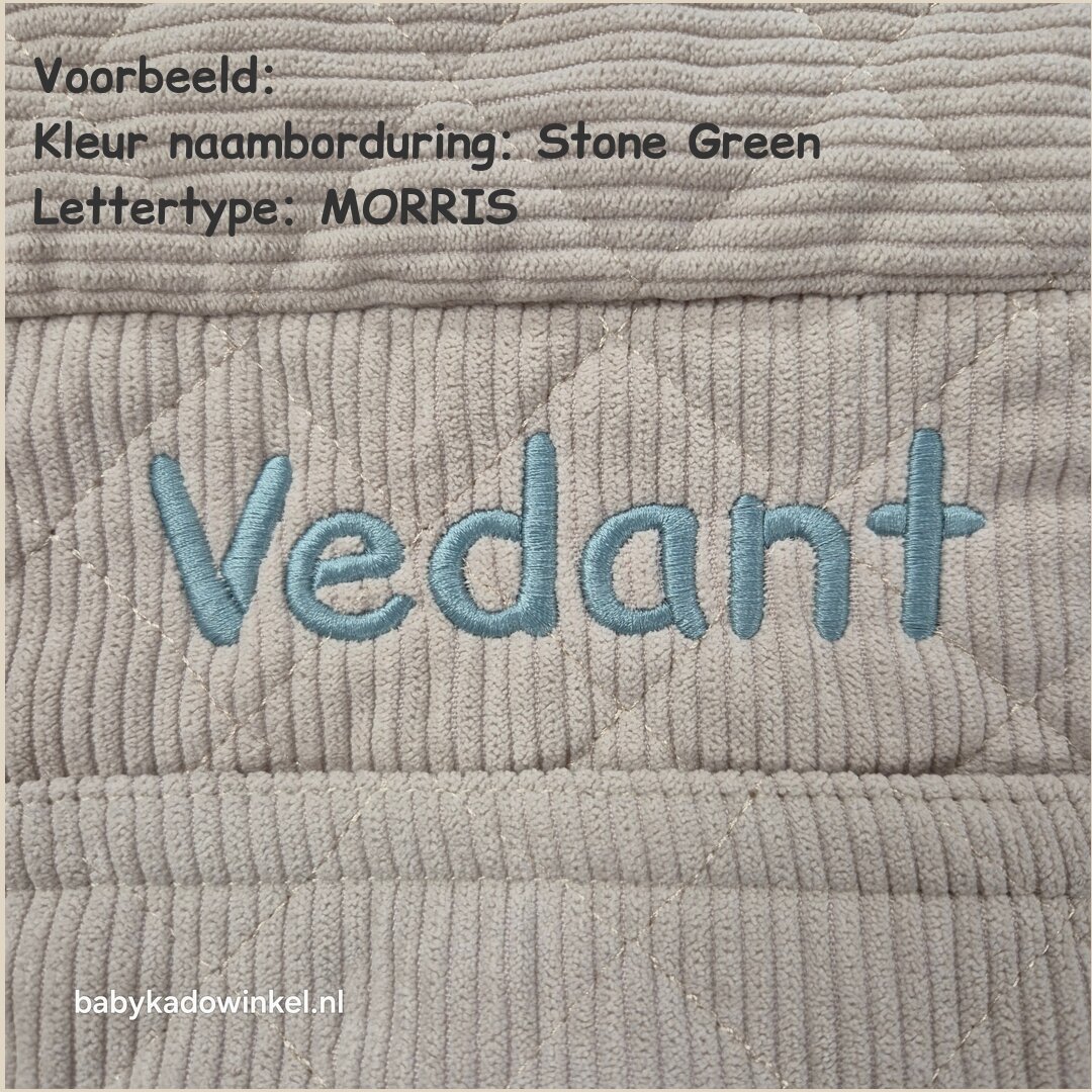 Voorbeeld met naamborduring Vedant