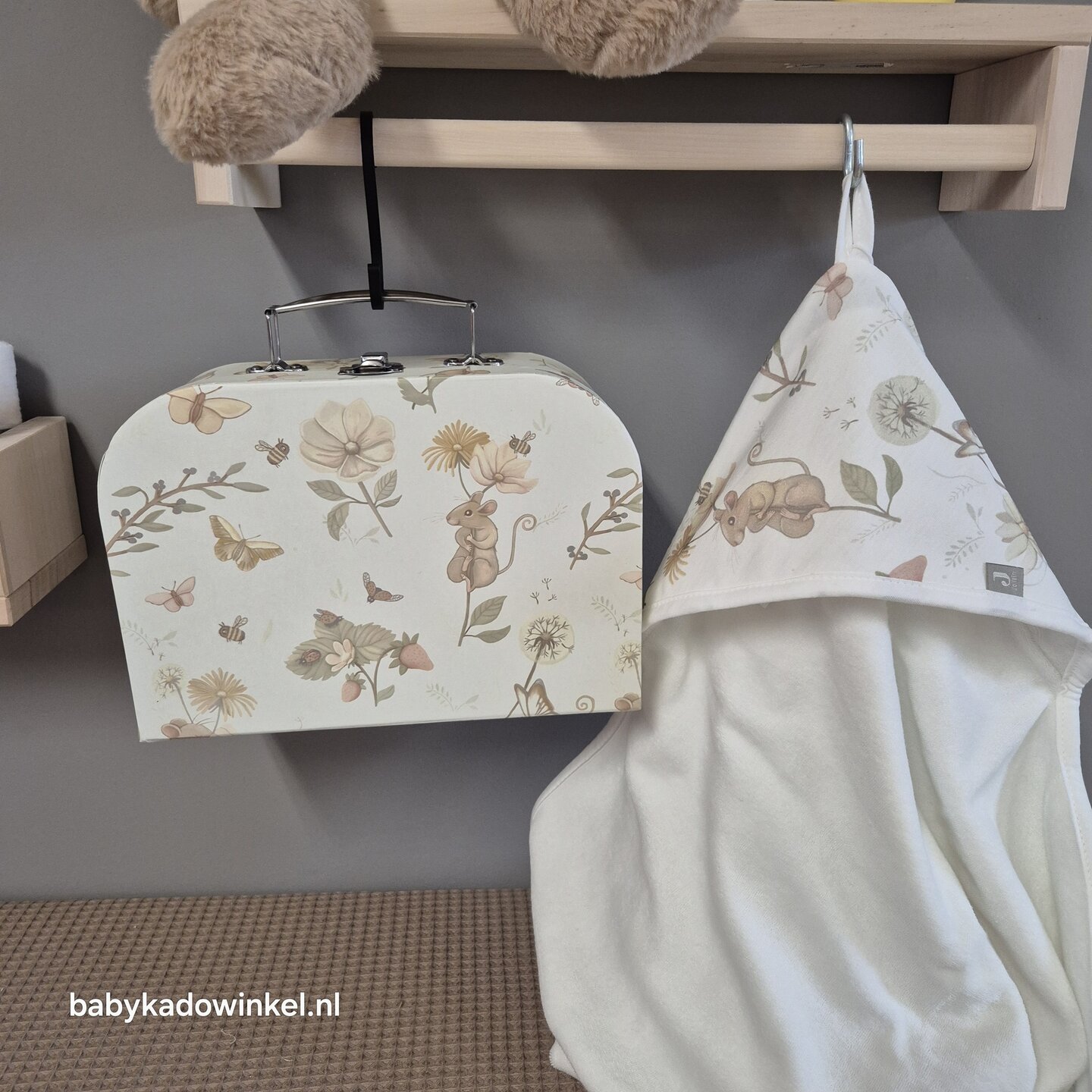 Koffertje Dreamy Mouse M met badcape met naam
