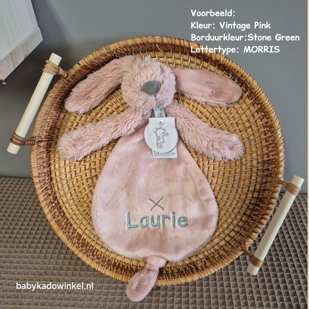 Badjasje of Badcape met naam en knuffeldoekje Rabbit Richie
