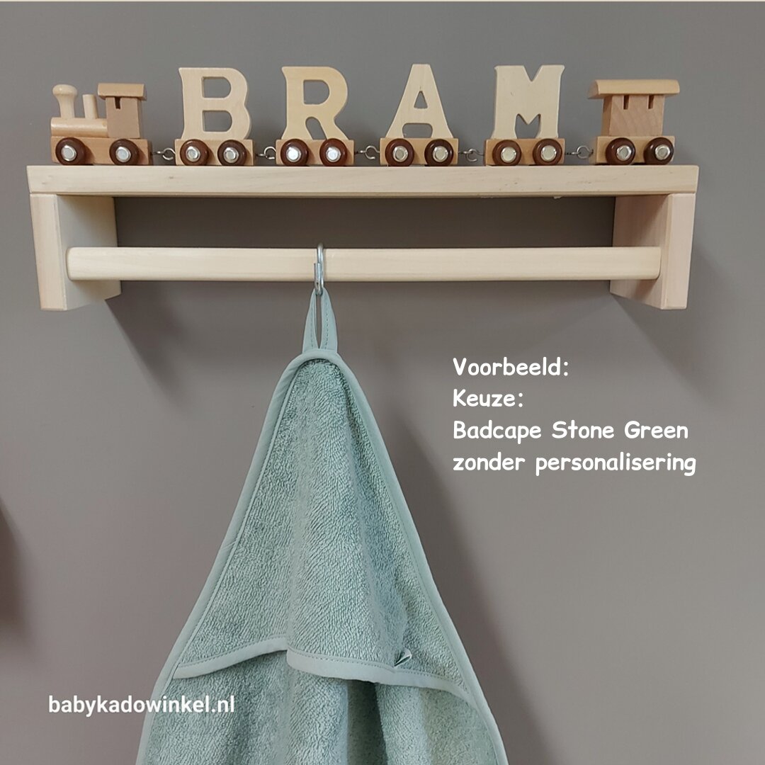Houten naamtreintje met badcape of badjas Bram