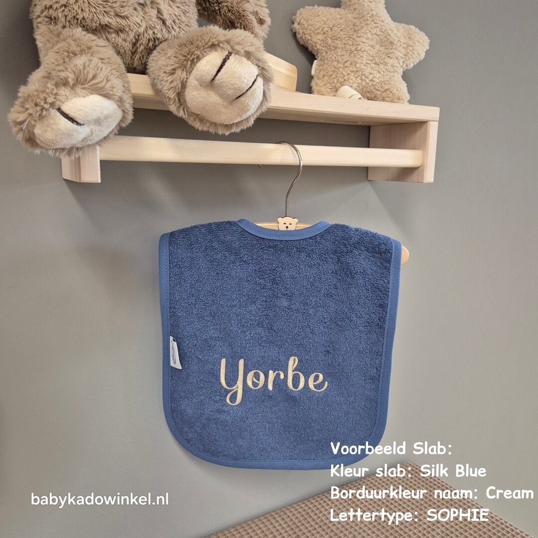 Slabbetje Silk Blue met naam Yorbe