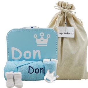 Babykoffertje babyblauw met badjasje babyblauw met naam Babykoffertje babyblauw met badjasje babyblauw met naam