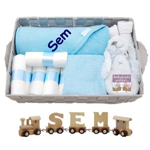 Babymand babyblauw met naam en naamtreintje Babymand babyblauw met naam en naamtreintje