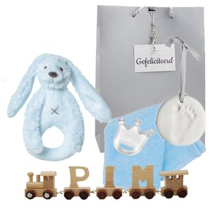 Houten naamtreintje met rammelaar blue Houten naamtreintje met rammelaar blue