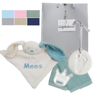 Knuffeldoekje met naam en kleihanger Knuffeldoekje met naam en kleihanger