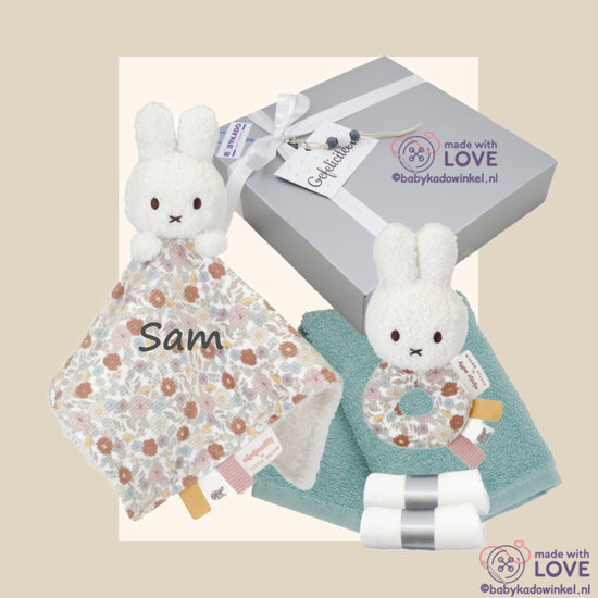 Babycadeaudoosje met nijntje knuffeldoekje vintage flowers met naam