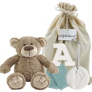 Baby Cadeauset Beertje Bella met houten letter Baby Cadeauset Beertje Bella met houten letter