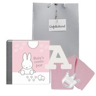Baby Cadeauset Nijntje Boek Roze met letter Baby Cadeauset Nijntje Boek Roze met letter