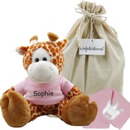 Knuffel Giraf met naam op babyroze shirtje Knuffel Giraf met naam op babyroze shirtje