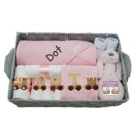 Babymand met badcape babyroze met naam en naamtreintje Babymand met badcape babyroze met naam en naamtreintje