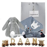 Houten naamtreintje met rammelaar grey