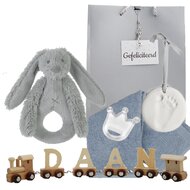 Houten naamtreintje met rammelaar grey Houten naamtreintje met rammelaar grey