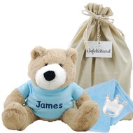 Knuffel Beer Vic Cream met naam op babyblauw shirtje Knuffel Beer Vic Cream met naam op babyblauw shirtje