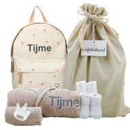 Rugtas Kidzroom sand met badjasje cream met naam