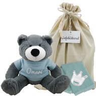 Knuffel Beer Vic Grey met naam op stonegreen shirtje Knuffel Beer Vic Grey met naam op stonegreen shirtje