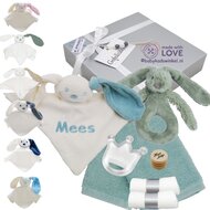 Babycadeaudoosje met knuffeldoekje met naam Babycadeaudoosje met knuffeldoekje met naam