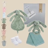 Babycadeaudoosje met knuffeldoekje en rammelaar rabbit richie