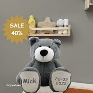 Knuffel Beer Vic Grey met naam en datum afbeelding